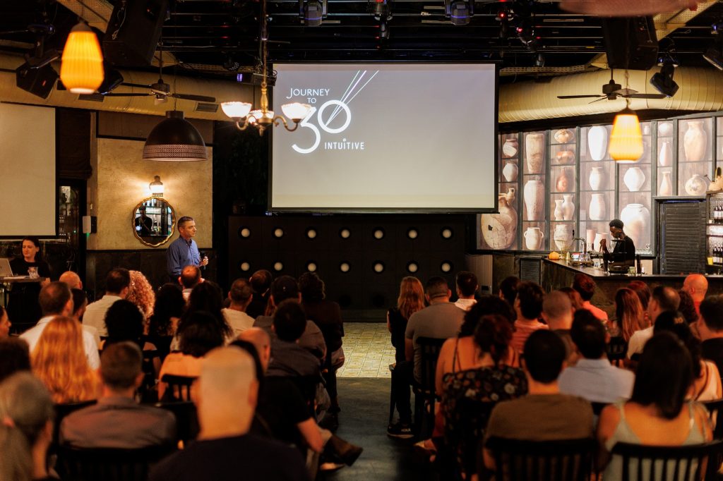 צילום אירוע של חברת INTUITIVE